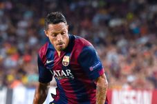 Adriano Diganggu Cedera...