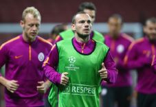 United Siap Selamatkan...
