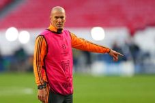 Tak Punya Lisensi, Zidane...