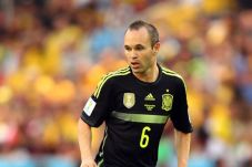 Iniesta Serukan Tetap...
