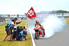 Marquez Adopsi Strategi...