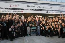 Mercedes Juara Konstruktor