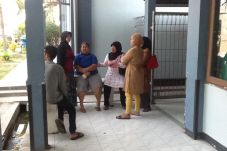 Bus Harapan Jaya Terguling,...