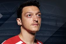 Oezil Tepis Rumor Tinggalkan...