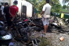 Ditinggal Cari Kerang,...