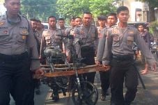 Dua Karyawan Gagalkan...