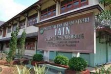 Tiga IAIN di Indonesia...