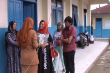 Prihatin, Sejumlah Warga...