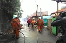 Ngamuk di Utan Kayu,...