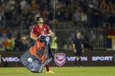 UEFA Selidiki Kerusuhan...