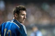 Messi Target Akhiri...