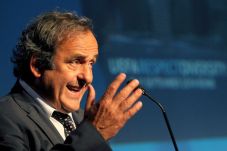 Platini: Kerusuhan di...