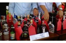 Polisi Sita Ribuan Botol...