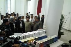 SBY Serahkan Ribuan...