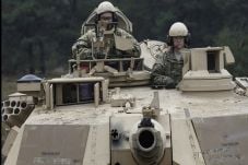 Lawan Ancaman Rusia,...
