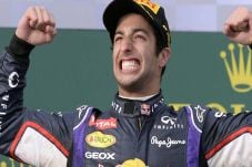 Ricciardo Girang Vettel...