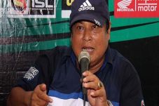 Pelatih Arema Tak Pusingkan...