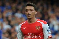 City Siap Bajak Ozil