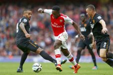 Gol Telat Welbeck Selamatkan...