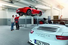 Porsche Korea Berikan...