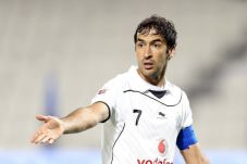 Raul Dikontrak Klub...