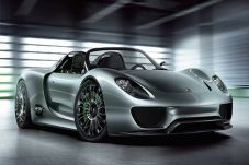 Porsche 918 Spyder Hampir...
