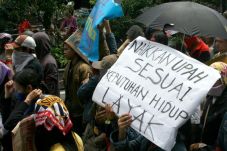 KSPSI Ancam Jokowi Instruksikan...
