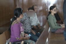 Enam Pasangan Mesum...