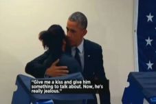 Pacar Dikecup Obama,...
