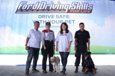 Ford Mengadakan Sesi...