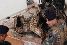 Tentara Libanon Tangkap...