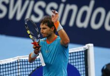 Demi London, Nadal Kabur...