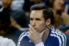 Steve Nash Pensiun Satu...
