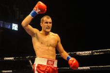 Kovalev Peroleh Tambahan...