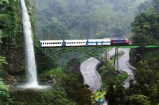 Air Terjun Lembah Anai...