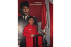 Tjahjo Kumolo, dari...