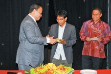 ESQ Life Magazine Potong...