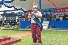 Ratusan Siswa Berkreasi...