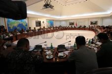 Menteri Asal Parpol...