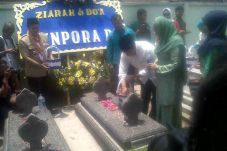 Satu Hari Jadi Menteri,...