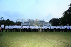 DPR Minta KPK Buka Menteri...