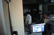 KPK Bawa 5 Kardus Dokumen...