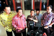 Hari Ini Batas Fraksi...