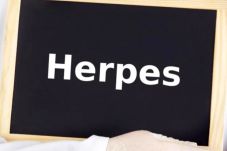 Hindari Nyeri Pasca-Herpes...