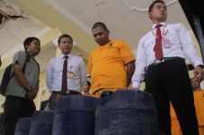 Beli 100 Liter Solar...