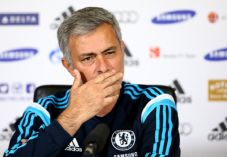 Mourinho Keluhkan Jadwal...