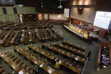 TAJUK, Rakyat Dilukai...