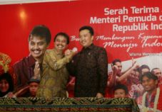 Menpora: Jangan Bangun...