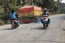 Perbaikan Jalan di Banten...