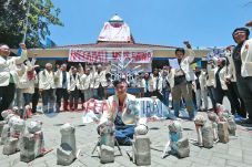 AWS Masih Bergejolak